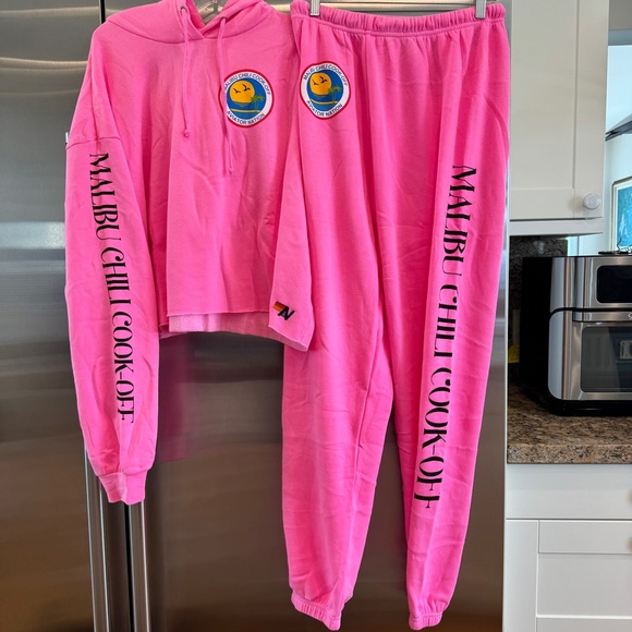 NWT Aviator Nation SET Malibu Chili Cook Off 2023 Neon Pink Sweatsuit matching - Picture 16 of 16
